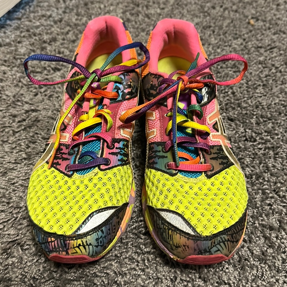 Asics Gel Noosa Tri 8 multicolored fun sneakers! Worn only a handful of times!